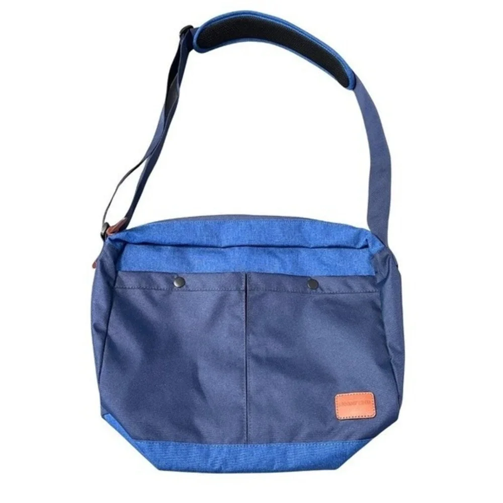 Lands End Everyday Messenger Bag Size 11x15 Laptop Inner Outer Pockets Utility‎